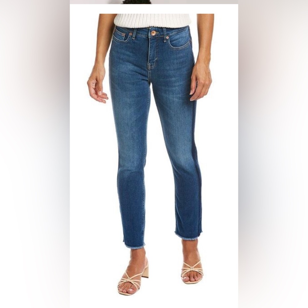 Vineyard Vines Straight Crop High Rise Jeans.  Size 30 / 12